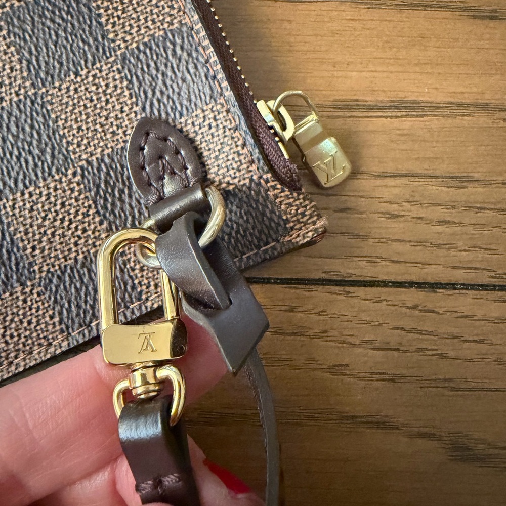 Louis Vuitton Damier Ebene Pochette Accessoires Wristlet Clutch w/ Strap - Picture 3 of 5